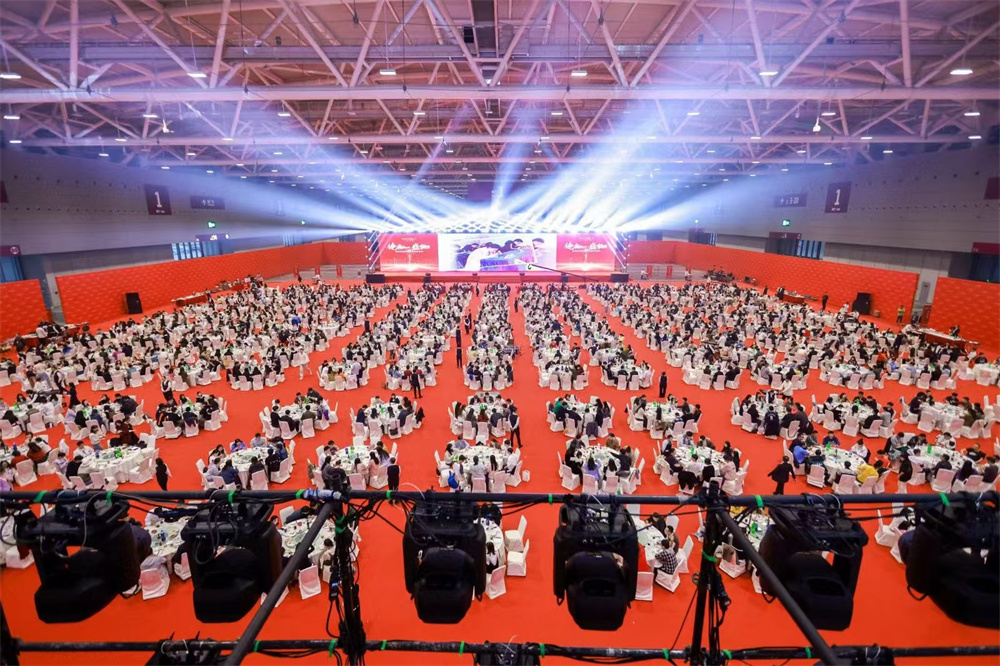 ���Ͷ���